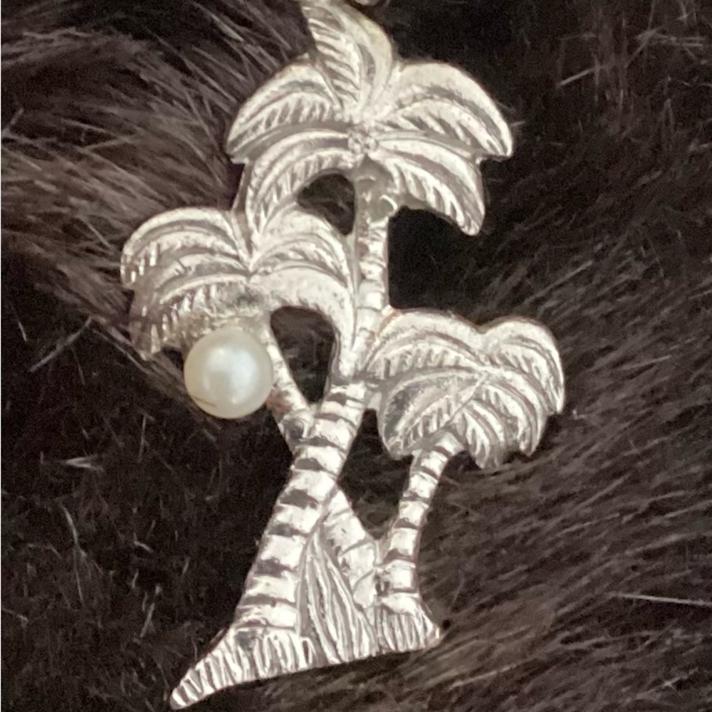 VINTAGE STERLING SILVER PALM TREE CHARM - Picture 2 of 3
